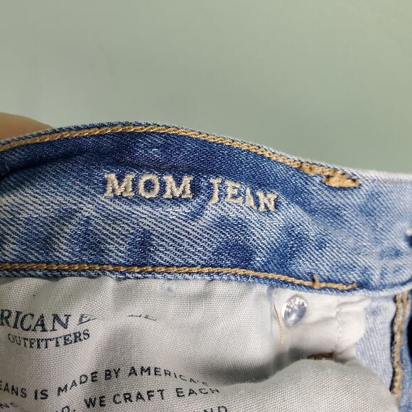 American Eagle Outfitters Light Wash Distressed Mom Jeans Size 12 - Picture 4 of 7